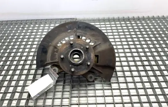 Toyota Camry VIII XV70 Front wheel hub spindle knuckle 