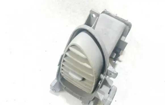 Nissan Almera Tino Dash center air vent grill