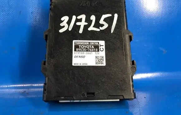 Toyota Prius (XW30) Gearbox control unit/module 8953576010