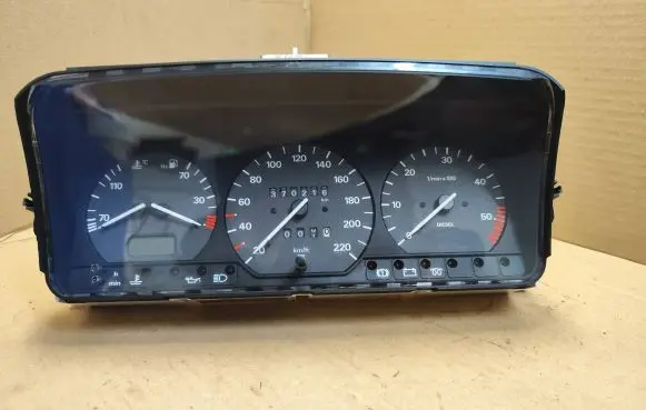 Volkswagen PASSAT B4 Speedometer (instrument cluster) 3A0919059B 6305073003 3A0919033C