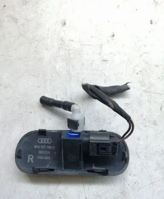 Audi A3 S3 A3 Sportback 8P Windshield washer spray nozzle 8P0955988E
