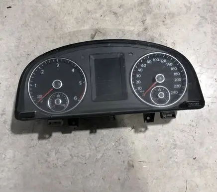 Volkswagen Caddy Speedometer (instrument cluster) 2K0920865A
