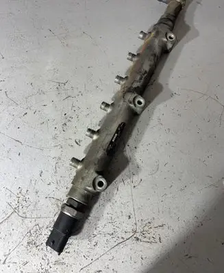 Volvo S60 Fuel main line pipe 8658252 0445215010