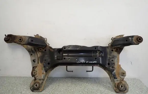 Hyundai Matrix Engine mounting bracket