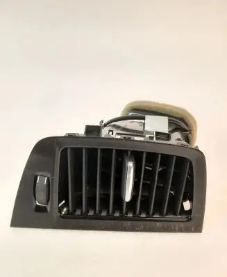 Volvo XC90 Dash center air vent grill 31651282