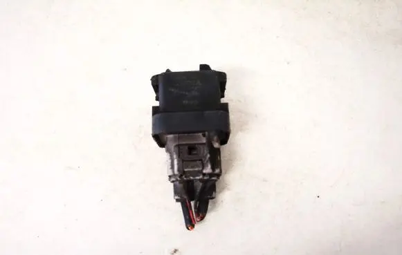 Toyota Avensis T250 Glow plug pre-heat relay 2861067010 28610-67010