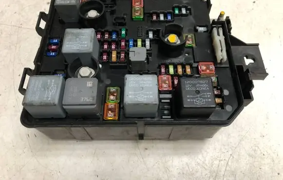 Opel Mokka Relay mounting block BEZPMOK17