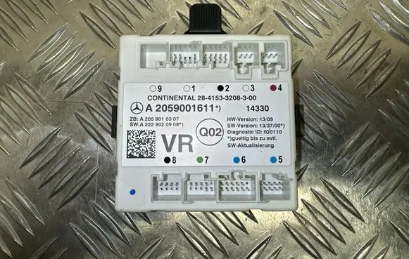 Mercedes-Benz C AMG W205 Door control unit/module A2059010307
