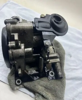 Mini Cooper Coupe R58 Oil pump 7811924 62440410