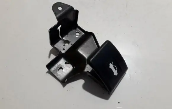 Nissan X-Trail T30 Engine bonnet (hood) release handle