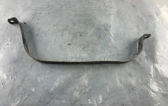 Fuel tank mounting bracket