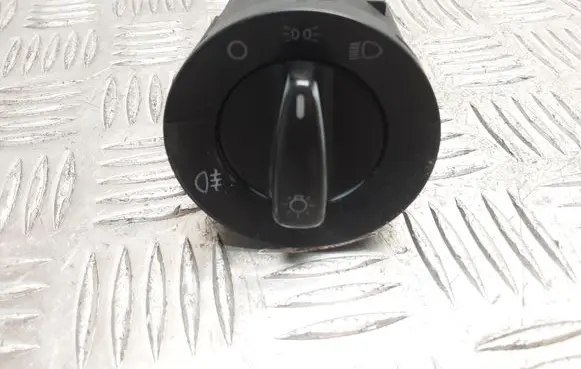 Volkswagen Golf IV Light switch TC41C0941531