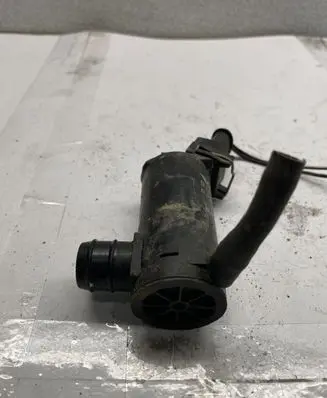 Volvo V70 Windscreen/windshield washer pump 0602103850