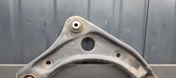 Nissan Note (E11) Front control arm