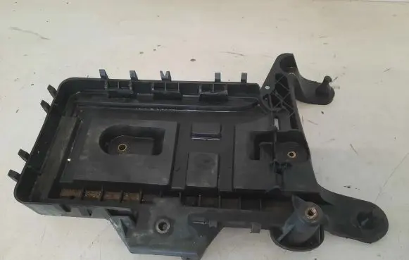 Volkswagen Golf IV Battery box tray 1K0915333C