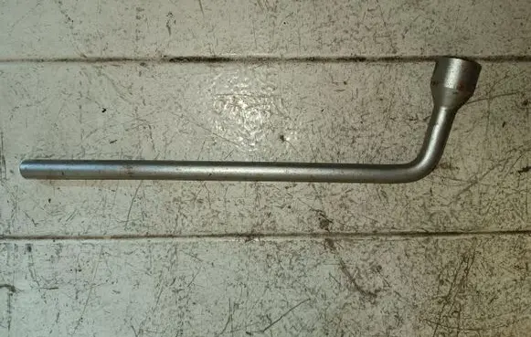 Mercedes-Benz ML W164 Wheel nut wrench 1205810246
