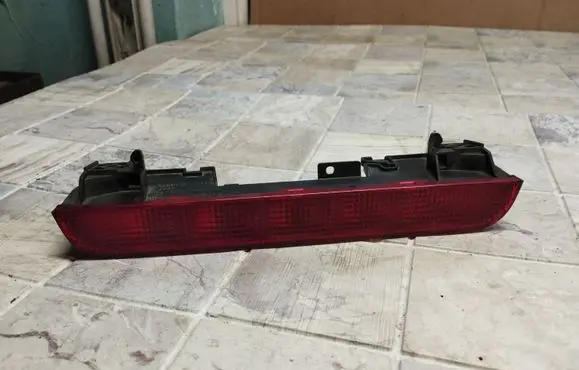Nissan X-Trail T30 Third/center stoplight
