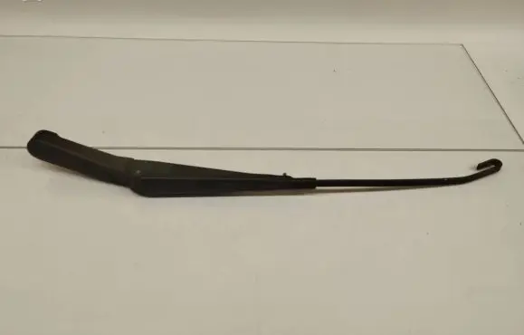 Front wiper blade arm