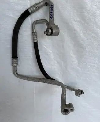 Opel Zafira B Air conditioning (A/C) pipe/hose 13114027