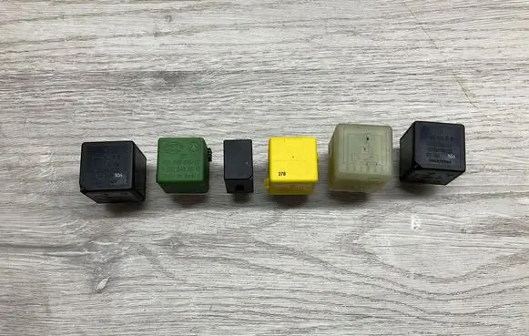 Mercedes-Benz SL AMG R129 Other relay 0015427819 A0025422319 A0025421319