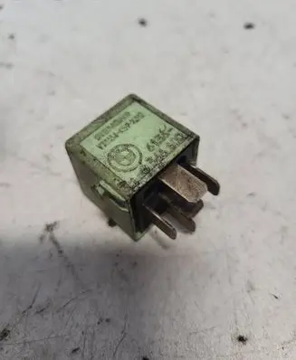 BMW 5 E34 Other relay 8366600