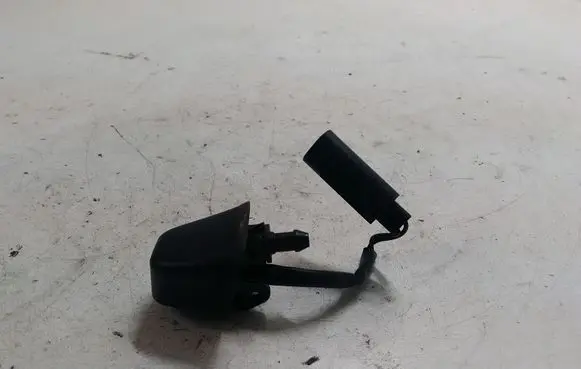 BMW 3 E90 E91 Windshield washer spray nozzle 8365385