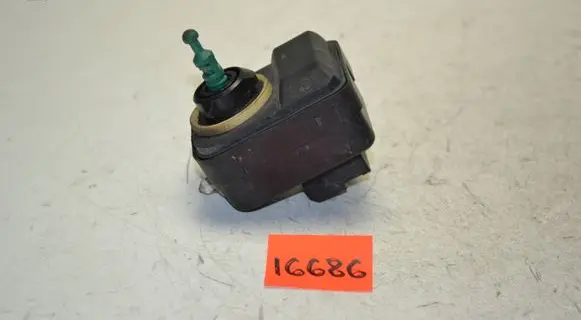 Volvo XC70 Headlight level adjustment motor 