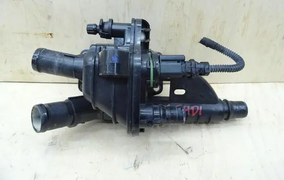 Peugeot 308 Thermostat housing 9684588980