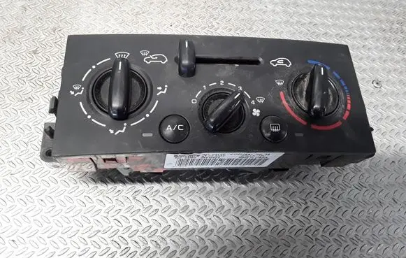 Peugeot 207 Climate control unit 69910002