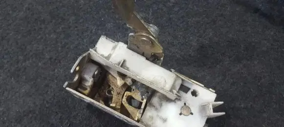 Ford Escort Rear door lock 91aba26412bd 91ab-a26412-bd