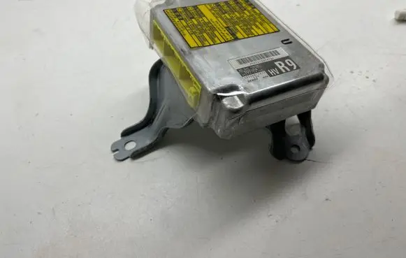 Lexus RX 330 - 350 - 400H Airbag control unit/module 8917048160