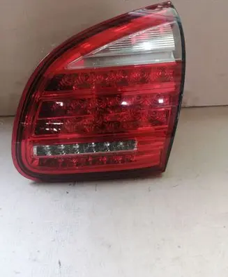 Porsche Cayenne (92A) Tailgate rear/tail lights 89090776 7P5945094N