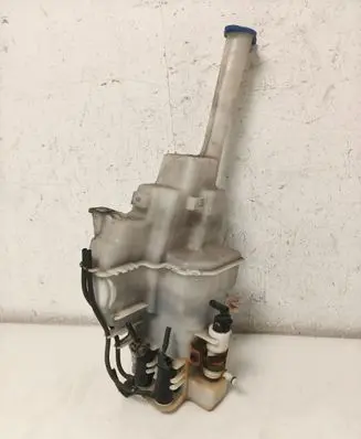 Windshield washer fluid reservoir/tank