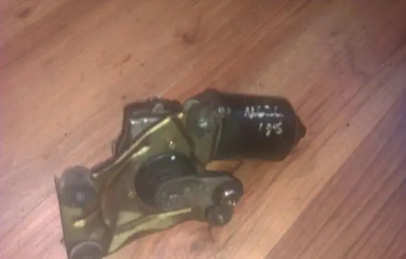 Nissan Primera Wiper motor