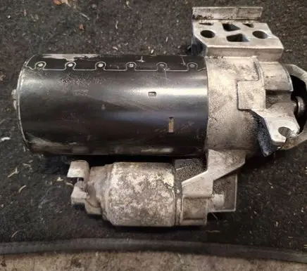 BMW 1 E81 E87 Starter motor 0001139016 152640 20081119
