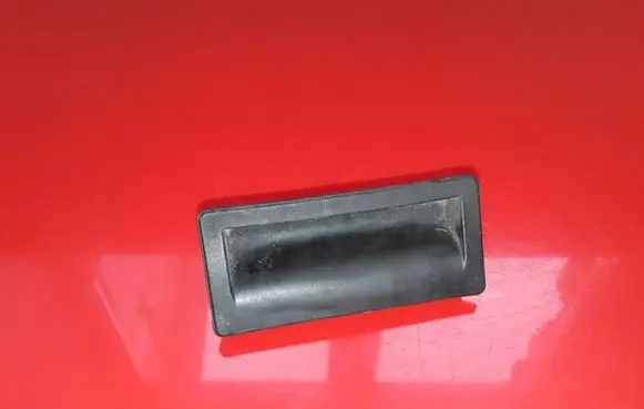 Volkswagen PASSAT B7 Tailgate opening switch 5N0827566