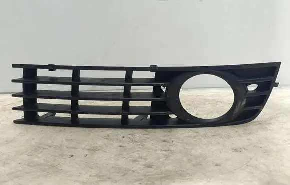 Audi A4 S4 B6 8E 8H Front bumper lower grill 8E0807681