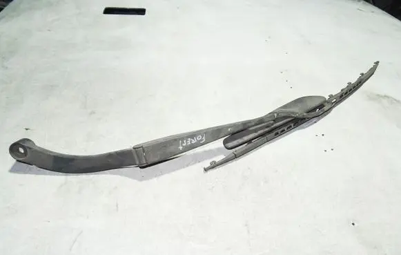 Subaru Forester SG Front wiper blade arm 35048