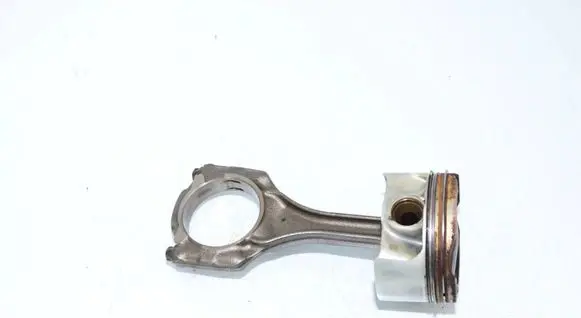 BMW X5 F15 Piston with connecting rod 8607933 11258607933 11247843237