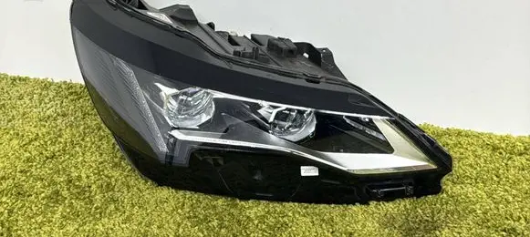 Peugeot 5008 II Headlight/headlamp 9836230580