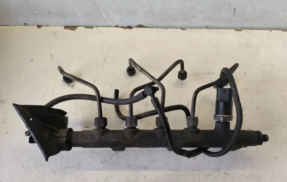 Renault Master II Fuel main line pipe 8200023961 0445214025