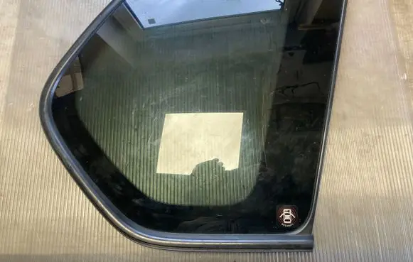 Nissan X-Trail T31 Rear side window 43R007953