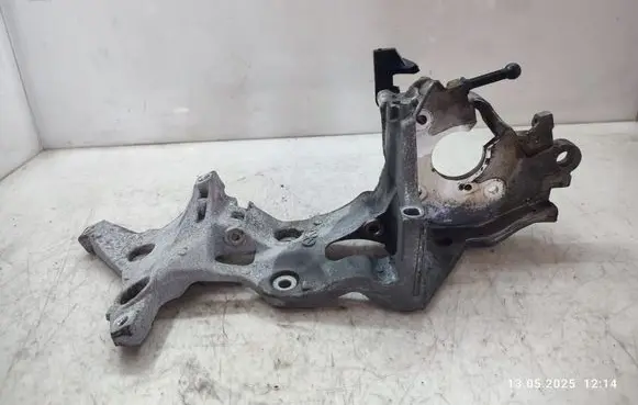 Audi A4 S4 B9 Generator/alternator bracket 04L903143B