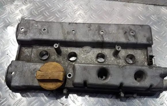 Opel Astra F Rocker cam cover 90470439