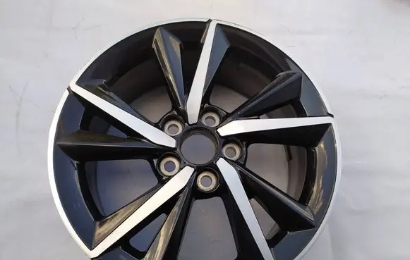 Toyota Auris E210 R17 alloy rim PW45702001