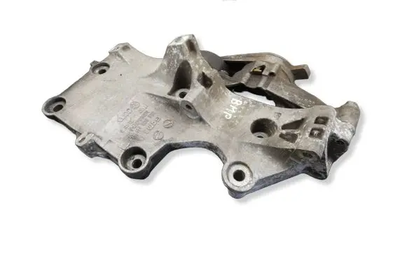 Volkswagen PASSAT B6 Generator/alternator bracket 038903143AF