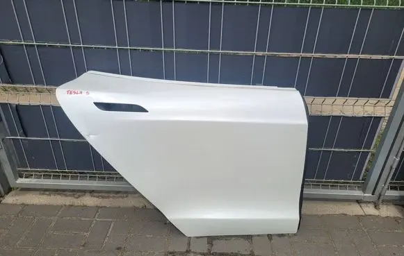 Tesla Model S Rear door