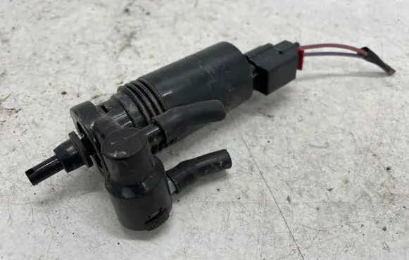 Windshield washer spray nozzle