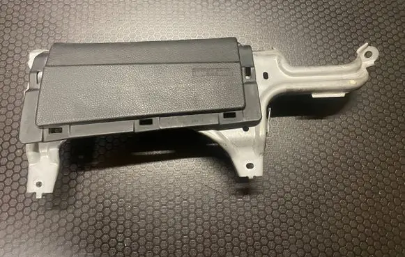 Lexus RX 330 - 350 - 400H Knee airbag 
