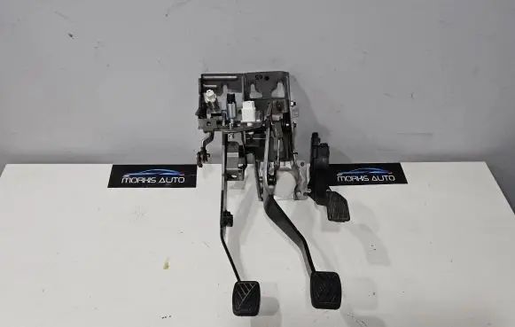 Suzuki Grand Vitara II Pedal assembly 4960076K50 4960065J52 4960065J51